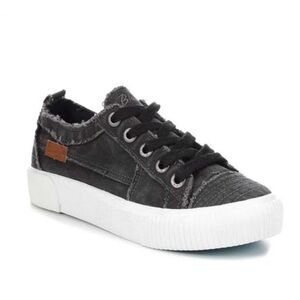 NWOT- Blowfish Malibu ‘Clay’ Canvas Lace-up Platform Sneaker